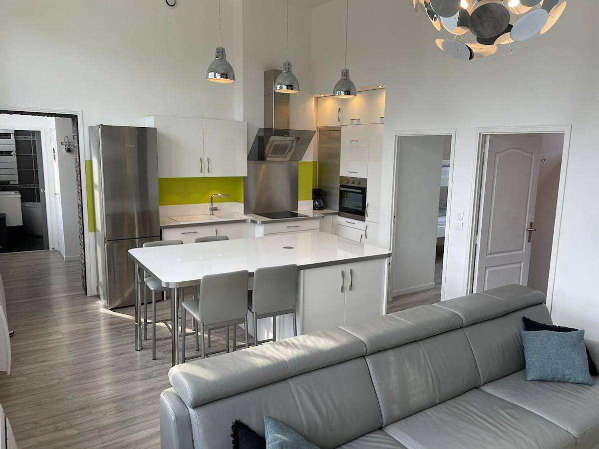 Appartement entier, Two-Bedroom Apartment in Tournai, Hainaut