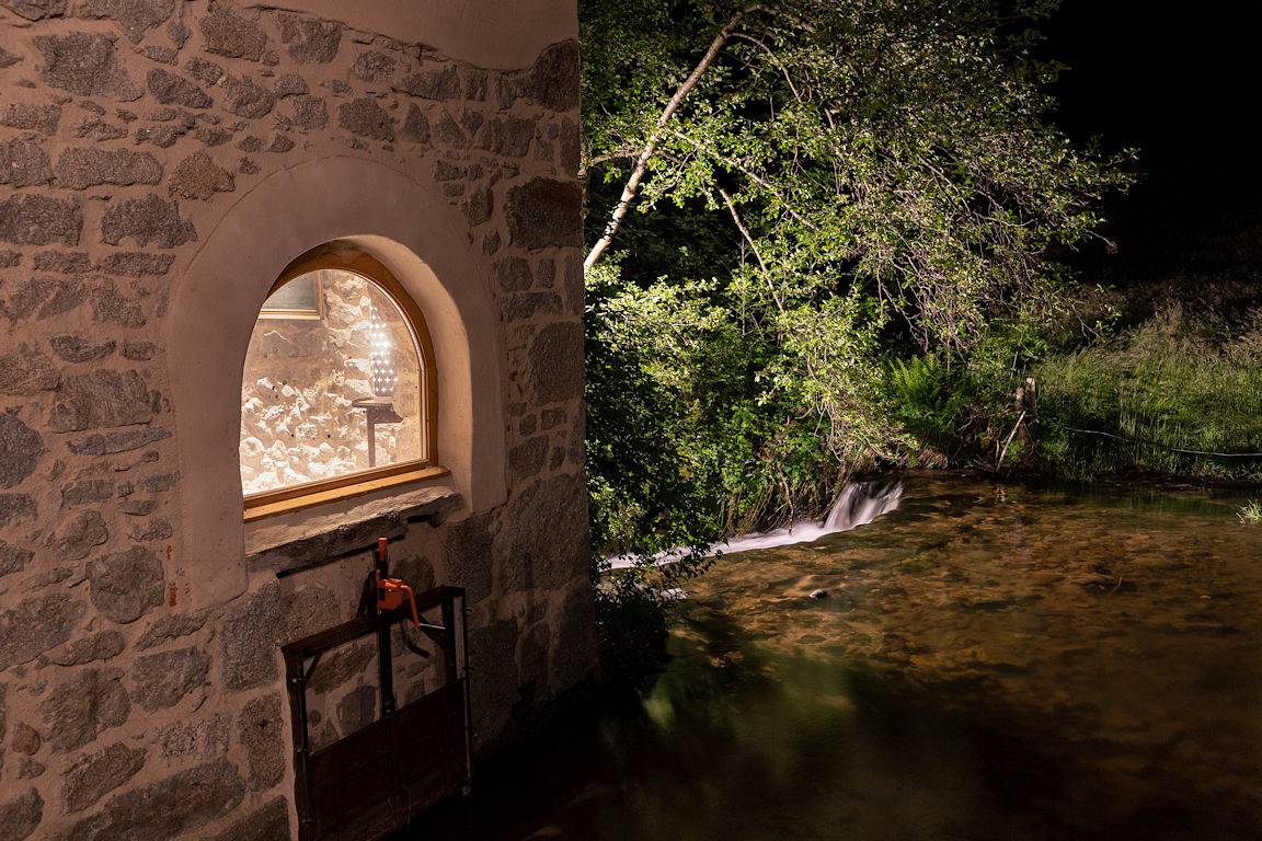 Moulin au bord de l'eau avec spa et piscine in Bourg-Argental, Parc Naturel Régional du Pilat