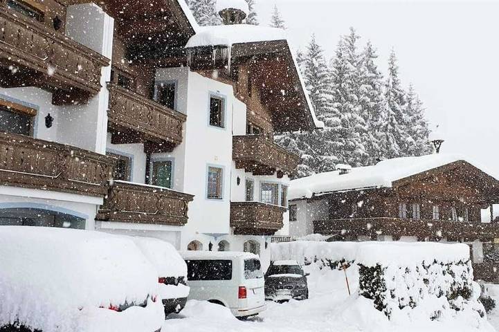 Ferienhaus für 20 Personen, mit Sauna und Balkon sowie Garten