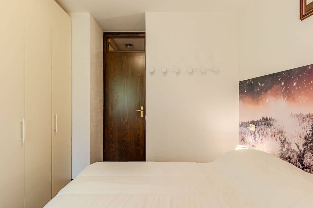 Apartamento entero, Bonito apartamento para 6 personas con Wifi, Tv, patio, vista panorámica y aparcamiento in Marilleva, Mezzana