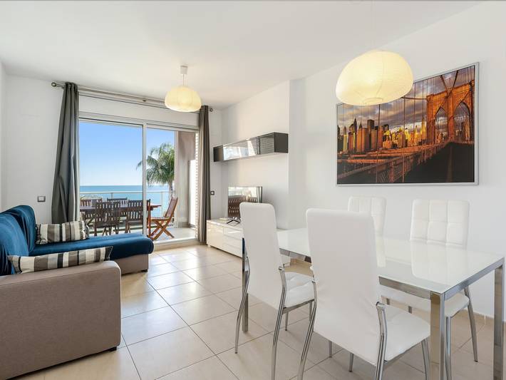 Gîte pour 6 personnes, avec jardin ainsi que piscine et vue sur l’océan, adapté aux familles à Miami Platja - 2