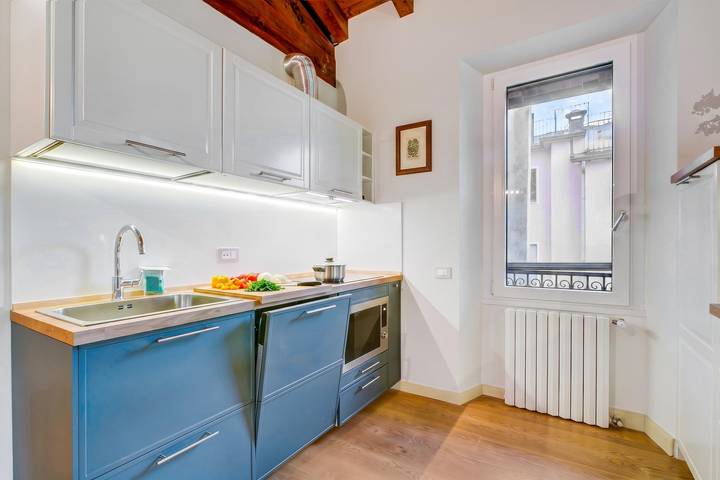 Apartamento entero, Paul | Spacious Central Apart & Garage in Spiaggia delle Rive (Salò), Saló