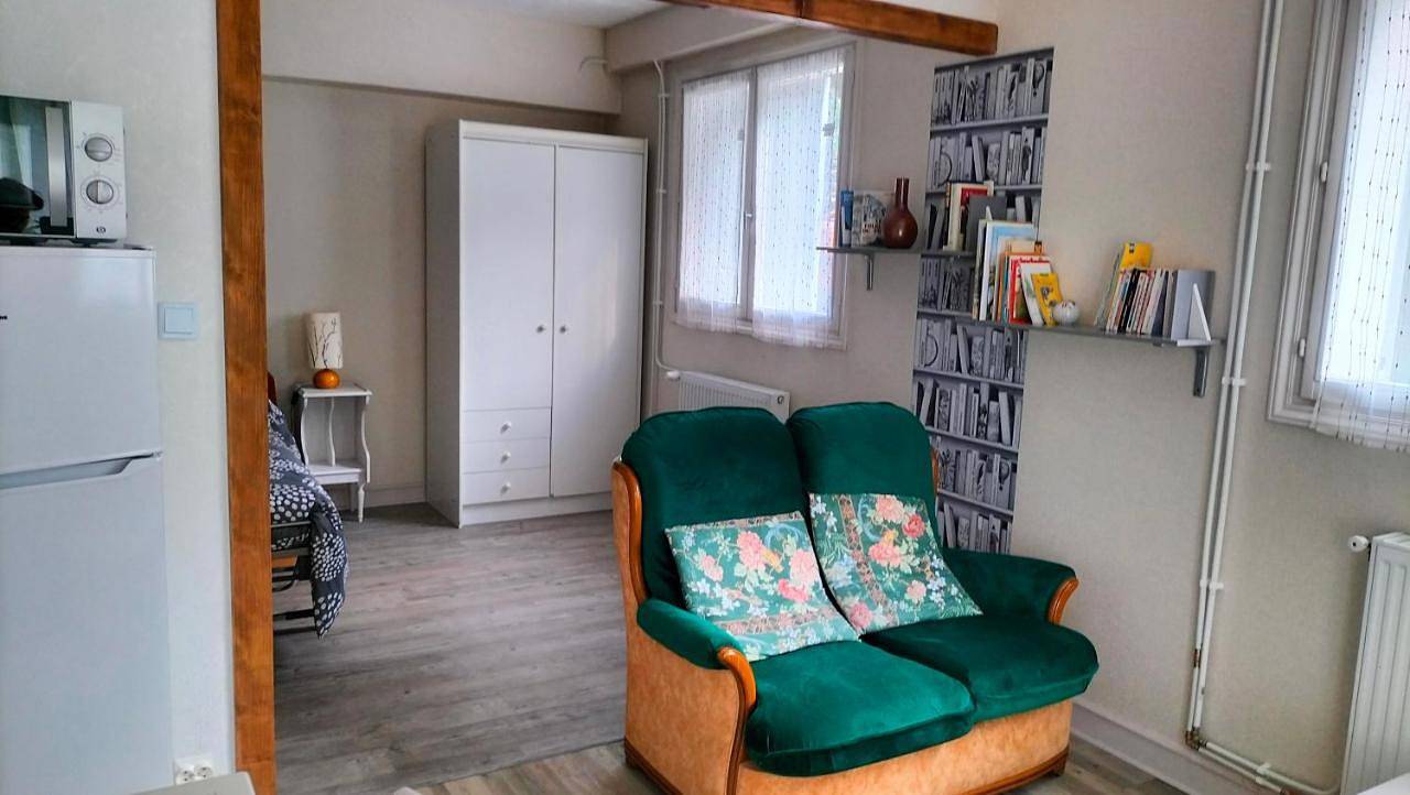 Appartement entier, One-Bedroom Apartment in Ligugé, Vienne (France)