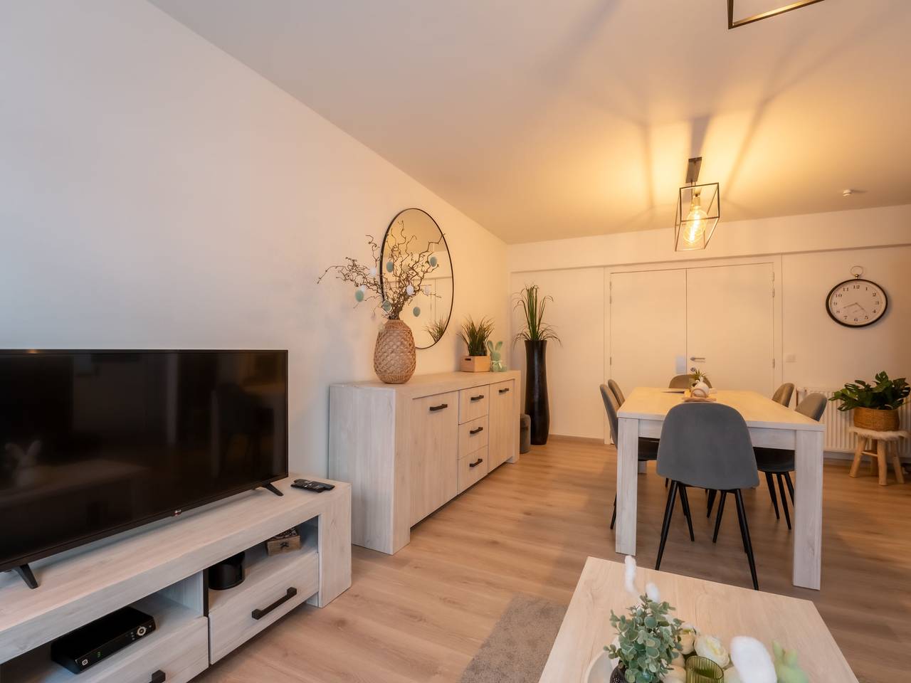 Geheel appartement, Amuzee with parking & lateral sea view in Blankenberge, Belgische Kust