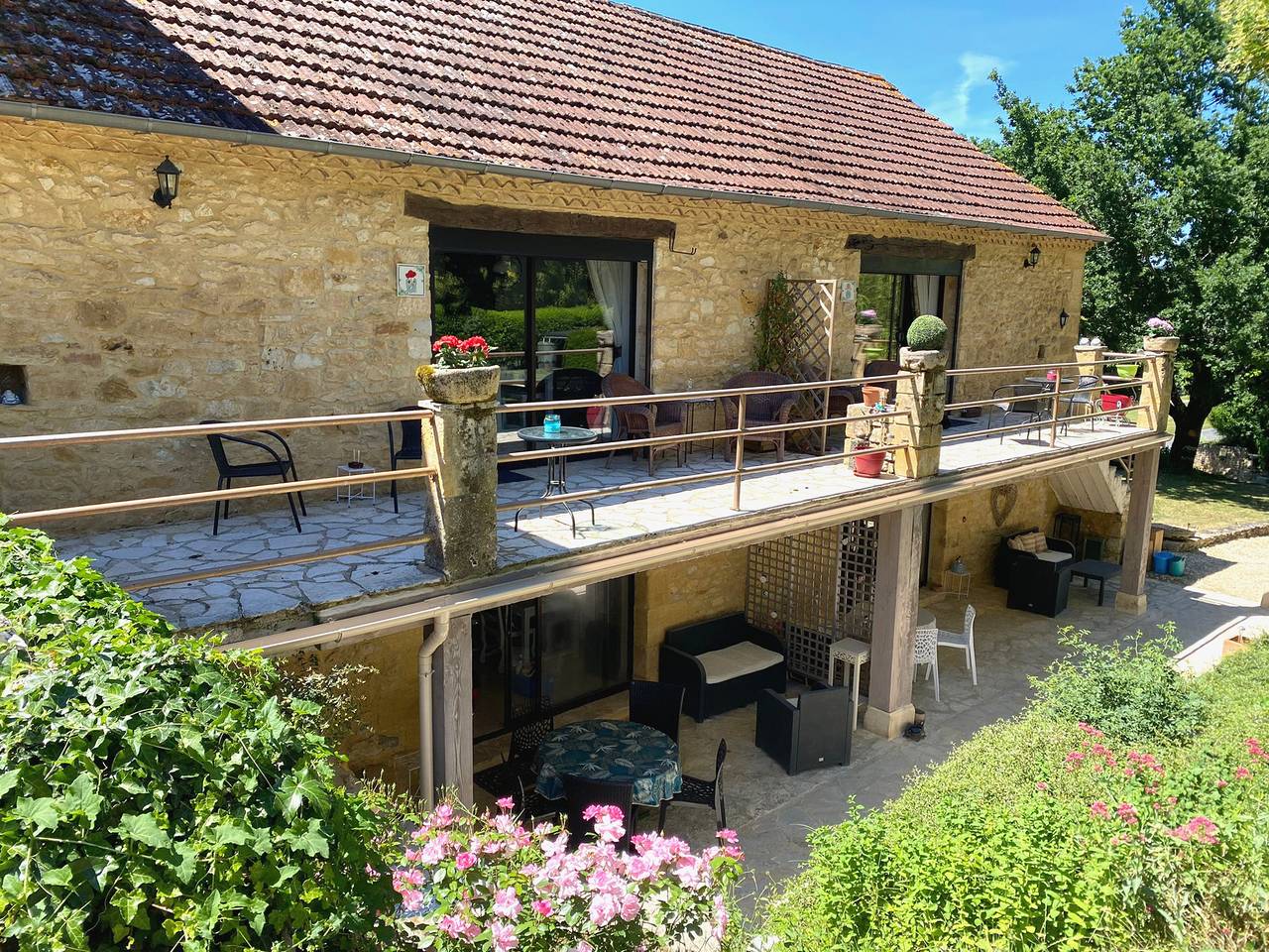 Rose gite in Berbiguières, Périgord Noir