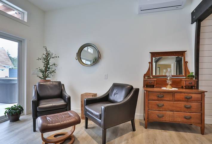 Vacation rental for 8 people, with garden and hot tub in Kelowna