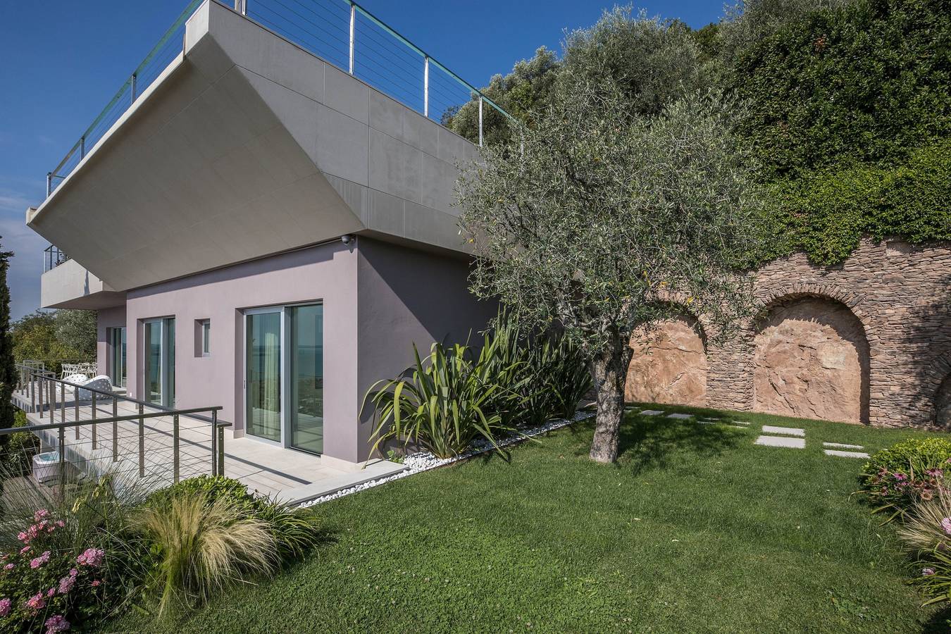 Esclusiva Villa Agave con Vista Lago e Montagna, Piscina, Whirlpool e Sauna in Maderno, Toscolano-Maderno