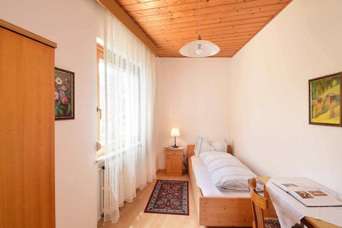 Camera singola con bagno privato e Wi-Fi in Merano, Alpi Sarentine