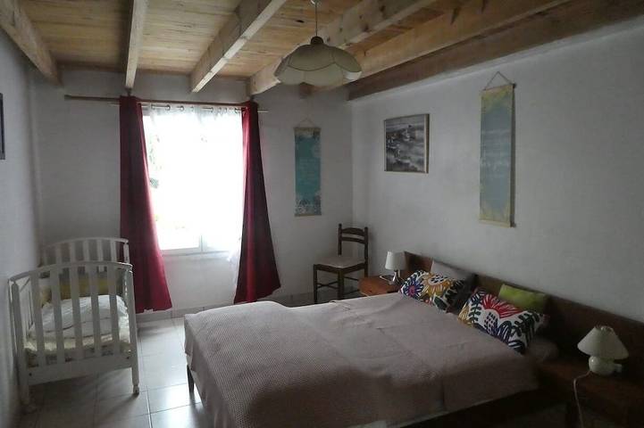 Gîte pour 4 personnes, avec jardin et jacuzzi à Plounévez-Lochrist - 2