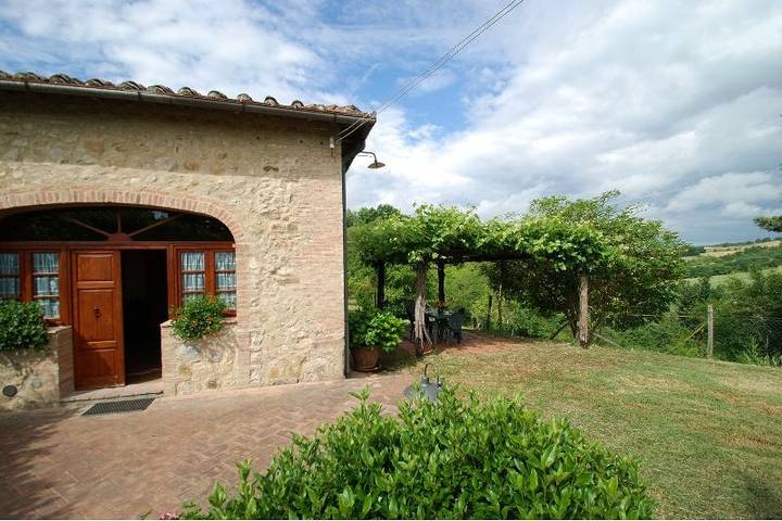 Bauernhaus für 3 Personen mit Garten in Chiusdino, Siena Provinz