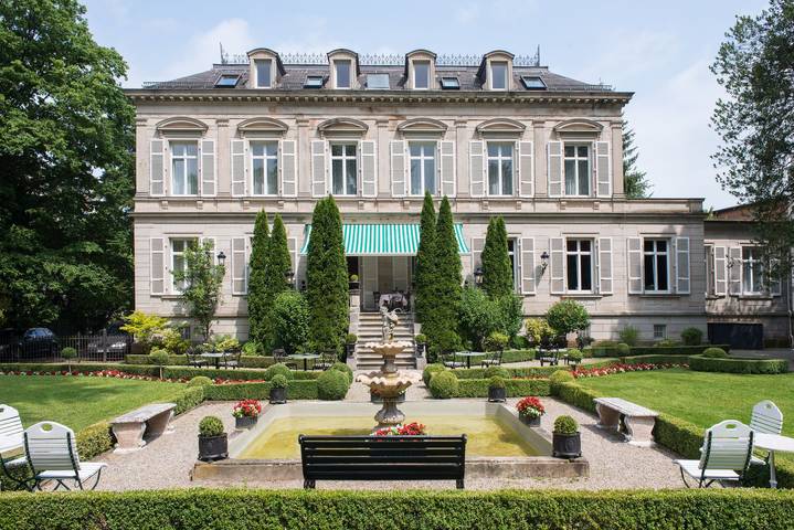 Hôtel pour 2 personnes, avec Terrasse ainsi que Jacuzzi et Jardin à Baden-Baden