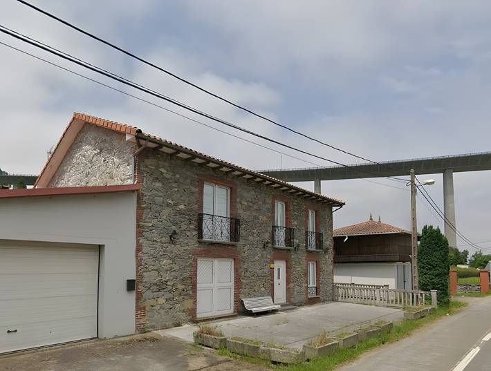 Apartamento entero, Apartamento 'La Casona De Carcedo 1' bajo un Hórreo asturiano in Soto del Barco, Costa Verde