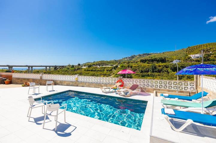 Villa pour 6 personnes, avec terrasse et jardin à Nerja - 4