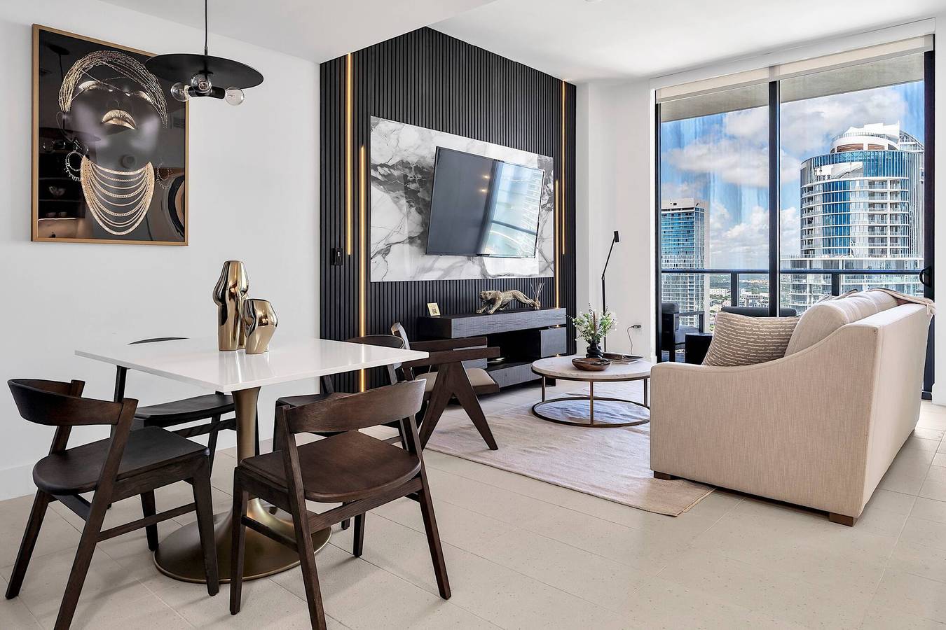 Entire apartment, Luxury 1Br Penthouse, Bay & City Views Downtown in Miami, Florida