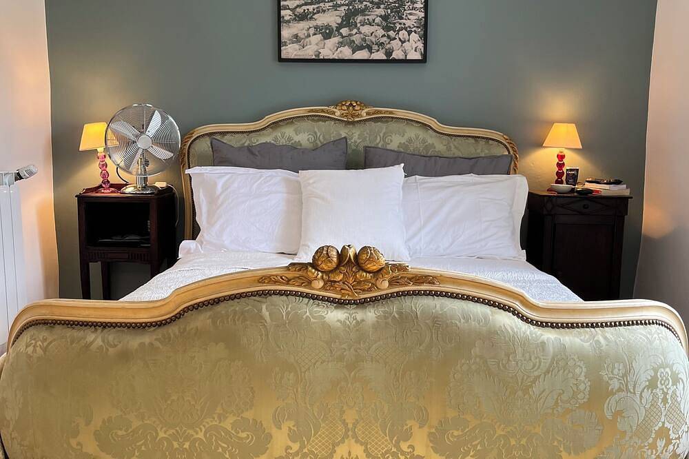 La Maison de Mama C: Charming french village home in Sainte-Colombe-sur-l'Hers, Région de Limoux