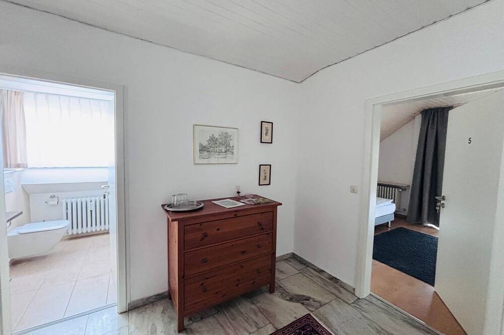 Doppelzimmer Zimmer 5 - Gästehaus Am Rebenhang in Mehring, Moseleifel