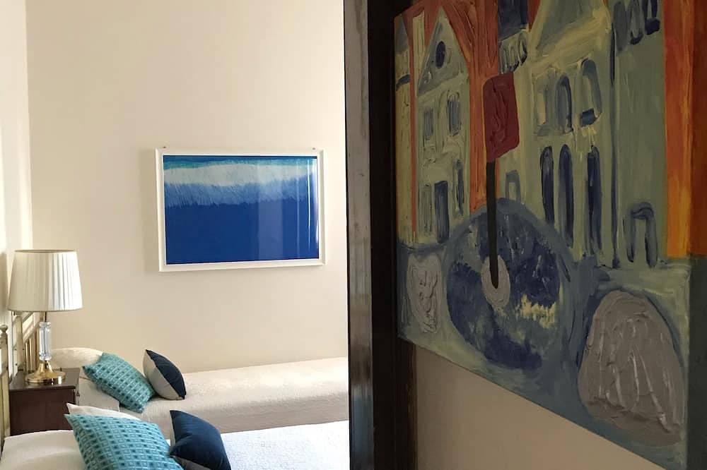 Ganze Wohnung, Wohnung mit Garten in einer historischen Villa direkt am Meer in Lido di Venezia, Venedig