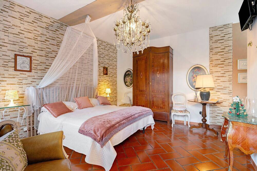 Entire apartment, Triple Room with Wi-Fi and Air Conditioning in Andria, Alta Murgia National Park