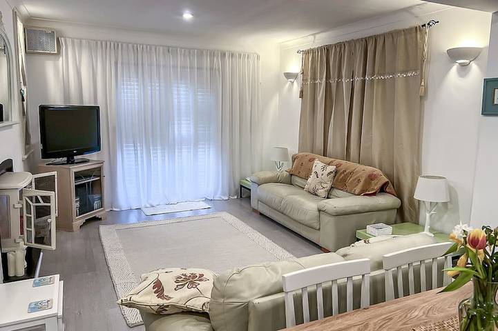 Ferienwohnung für 5 Personen, mit Garten und Pool in Devon