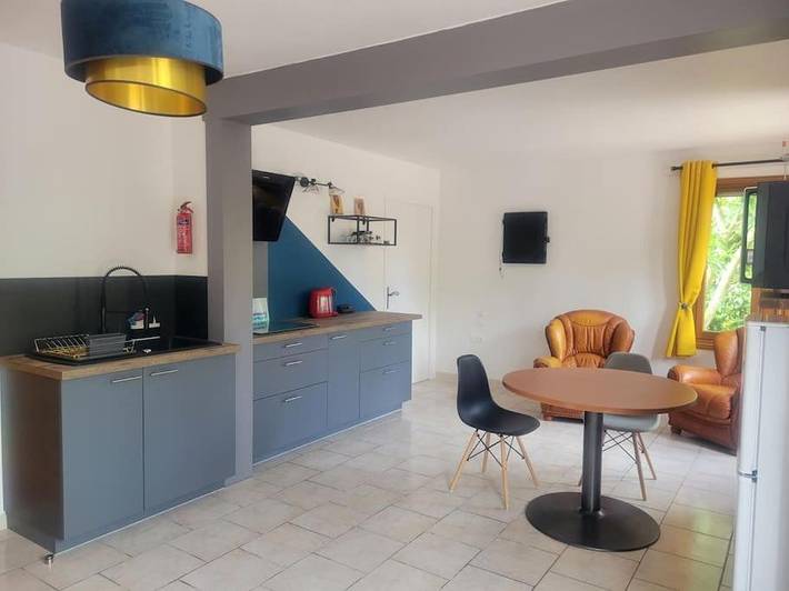 Location de vacances pour 2 personnes, avec Terrasse et Jardin à Canchy