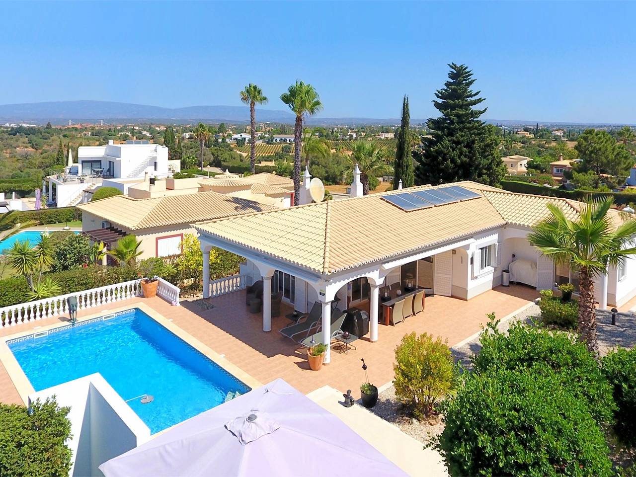 Schicke Villa mit privatem Pool und Klima - 4 Pers. in Estômbar, Lagoa