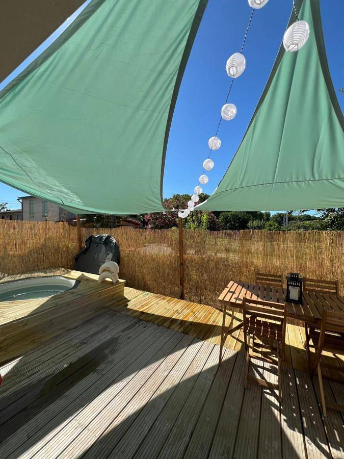 Gîte pour 6 personnes, avec jacuzzi ainsi que jardin et terrasse à Saint-Jory - 3