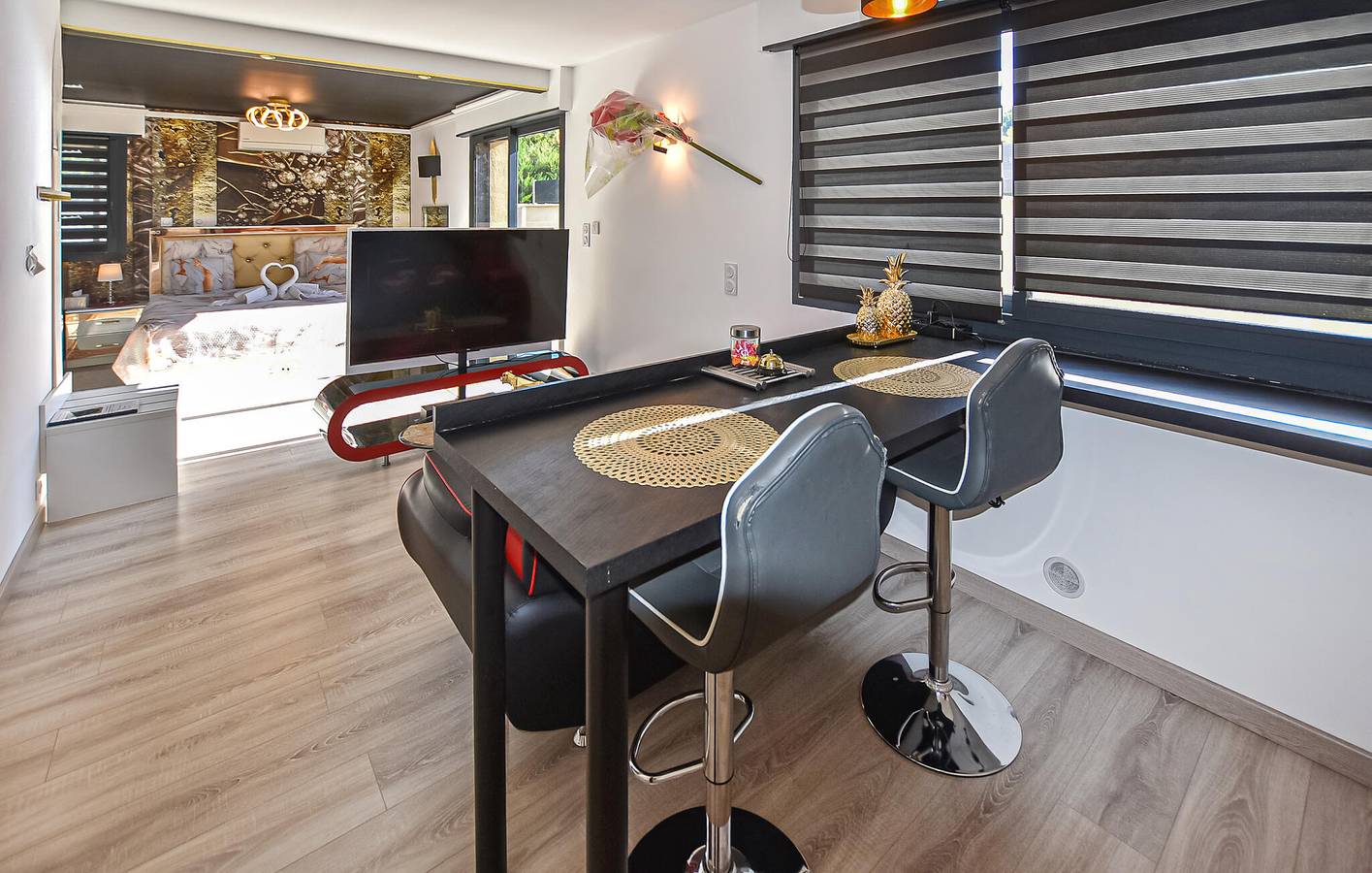 Wohnung mit Bergblick, Pool und Parkplatz in Carpentras, Parc naturel régional du Mont-Ventoux