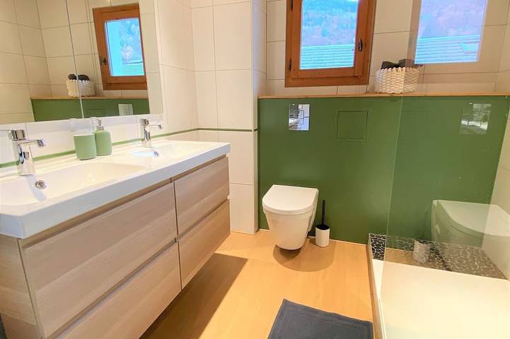 Gîte pour 5 personnes, avec terrasse à Bozel - 4