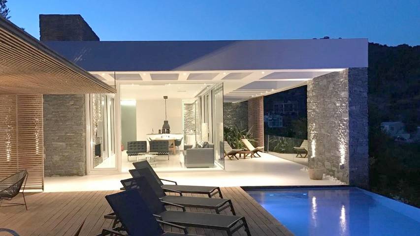 Ferienhaus für 4 Personen, mit Balkon und Terrasse sowie Garten und Pool auf Lesbos