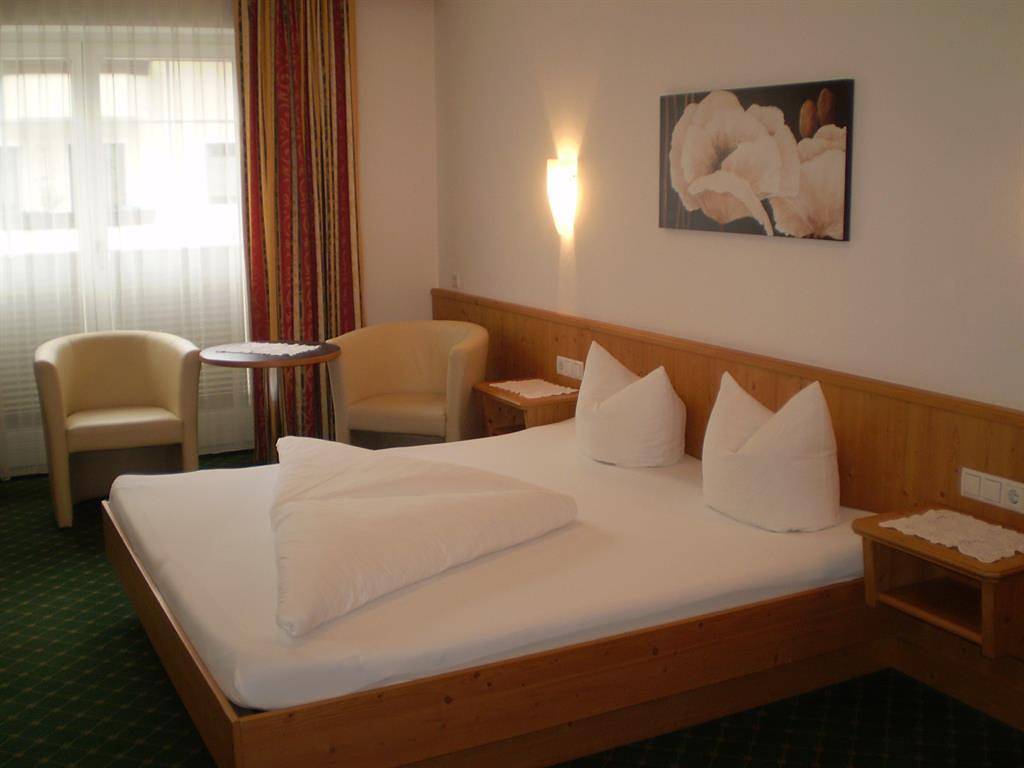 Ganze Ferienwohnung, Einzelzimmer mit Dusche, Wc in Zell am Ziller, Bezirk Schwaz