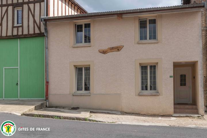 Gîte für 8 Personen, mit Sauna und Terrasse sowie Whirlpool, mit Haustier