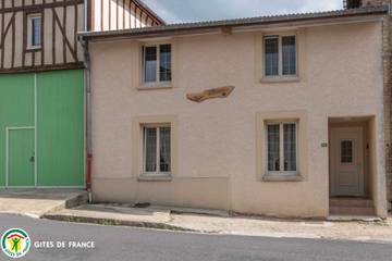 Gîte pour 8 personnes, avec jacuzzi et terrasse, animaux acceptés dans Marne