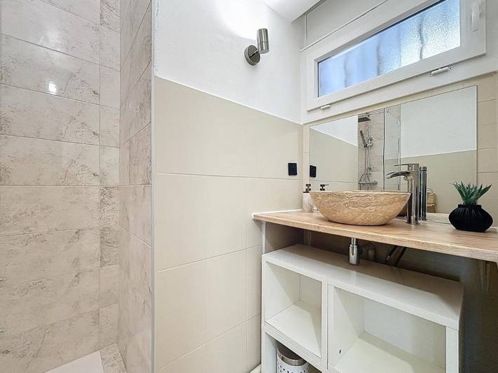 Gîte pour 2 personnes, avec vue et vue sur le lac à Tresserve - 2