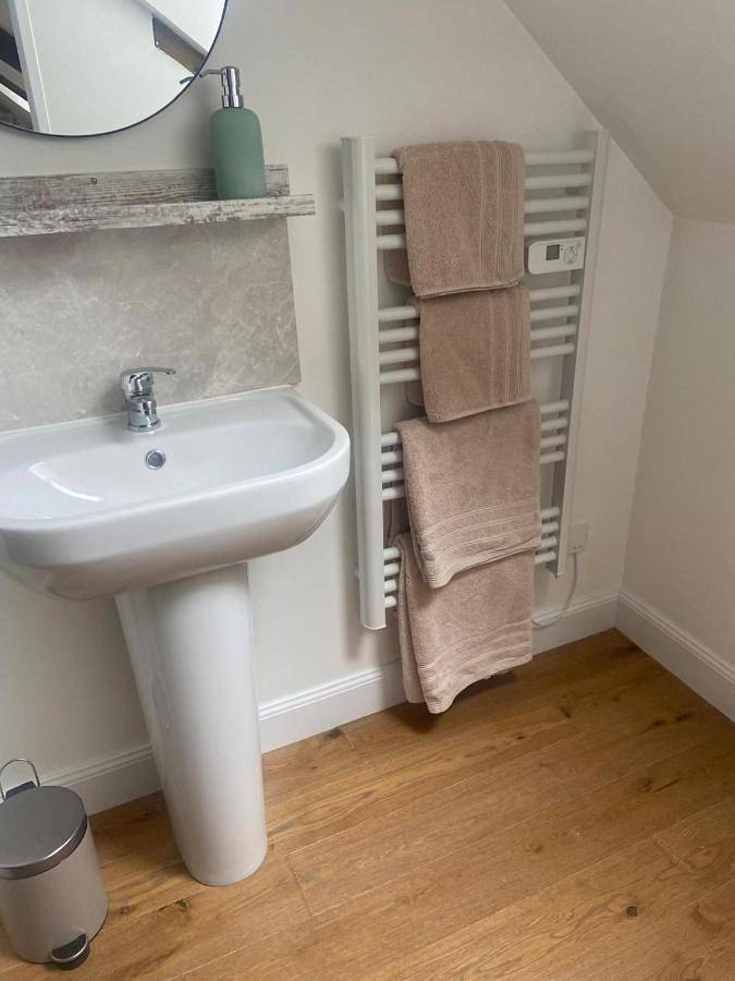 Location de vacances pour 3 personnes, avec vue et jardin à Plouguenast - 3