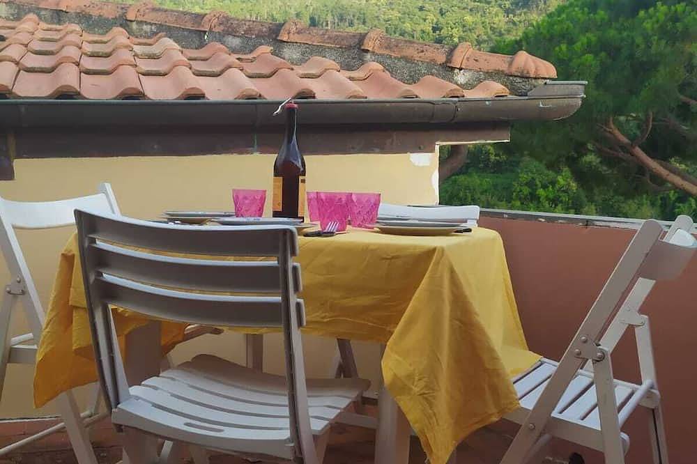 Entire apartment, Nonna Maria, tra Mare e Ulivi in Comeglio, Moneglia