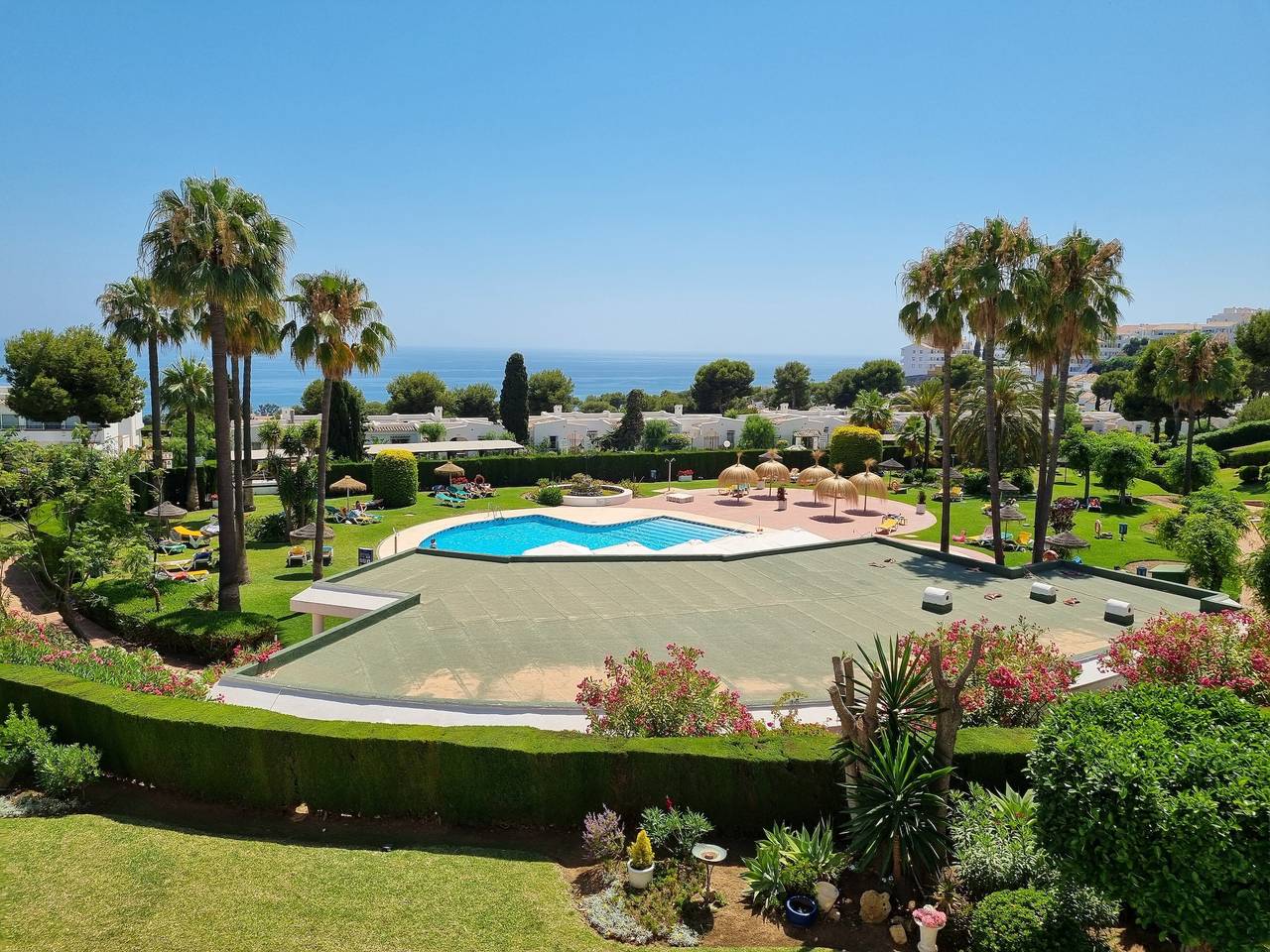 Entire apartment, Holiday Apartment 'In Miraflores' with Sea View, Pool, Tennis Court & Wi-Fi in La Cala de Mijas, Mijas