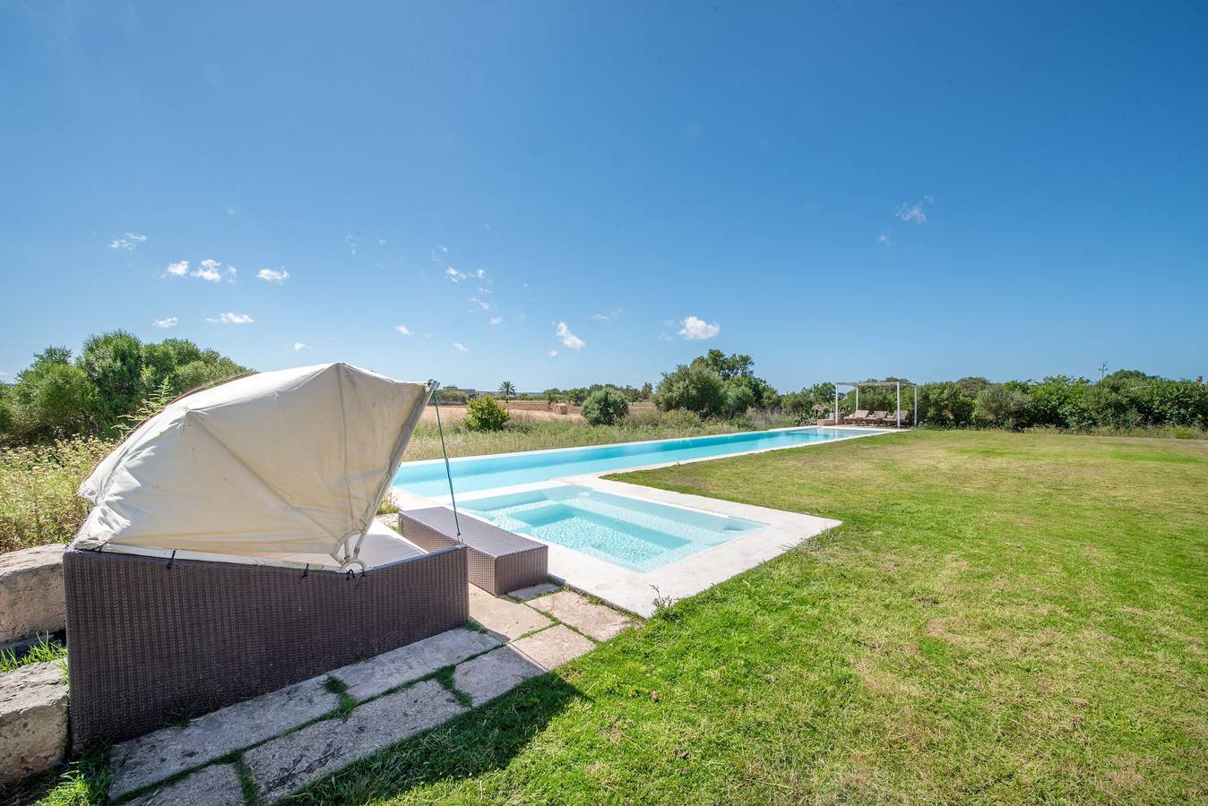 Country House with Pool, a/a, Large Garden, Terraces & Wi-Fi; Parking Available, Pets Allowed in Campos, South Majorca