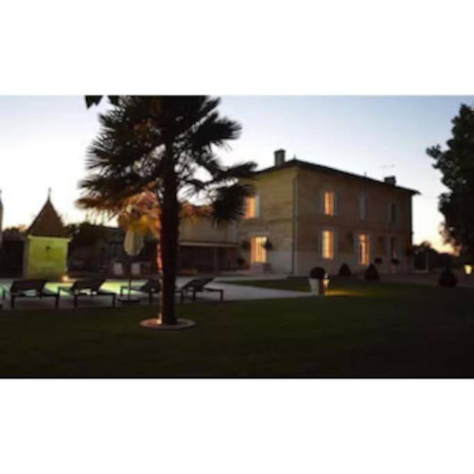 Location de vacances pour 10 personnes, avec piscine à Mouliets-et-Villemartin - 4
