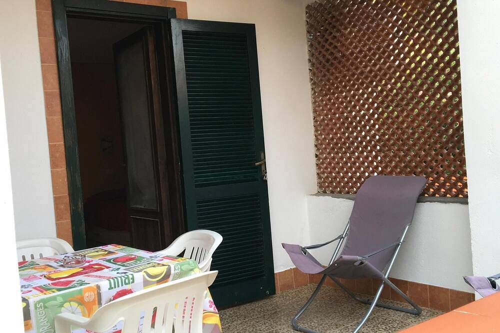 Villa Carla Zwei-Zimmer-Wohnung mit Garten in Vieste, Gargano