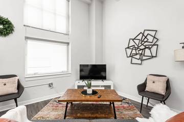 Vacation Rental for 5 Guests in Indianapolis, Indiana, Picture 2