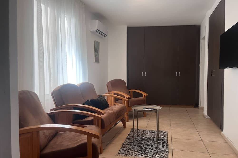 Ganze Wohnung, Phaedrus Living: Hoopoe Residencies 001 in Nikosia, Südzypern