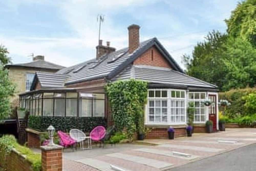 7 Bedroom rustic Cosy Cottage in the Heart of Morpeth, gateway to Northumberland in Morpeth, Northumberland