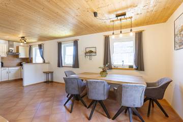 Ferienhaus für 6 Personen, mit Sauna und Balkon sowie Garten in Annaberg-Lungötz