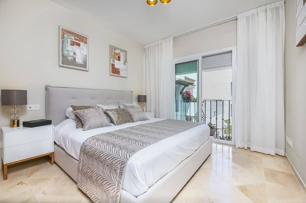 Entire apartment, Paradise at Costalita beachfront apartment in Triangulo de Costalita, Estepona