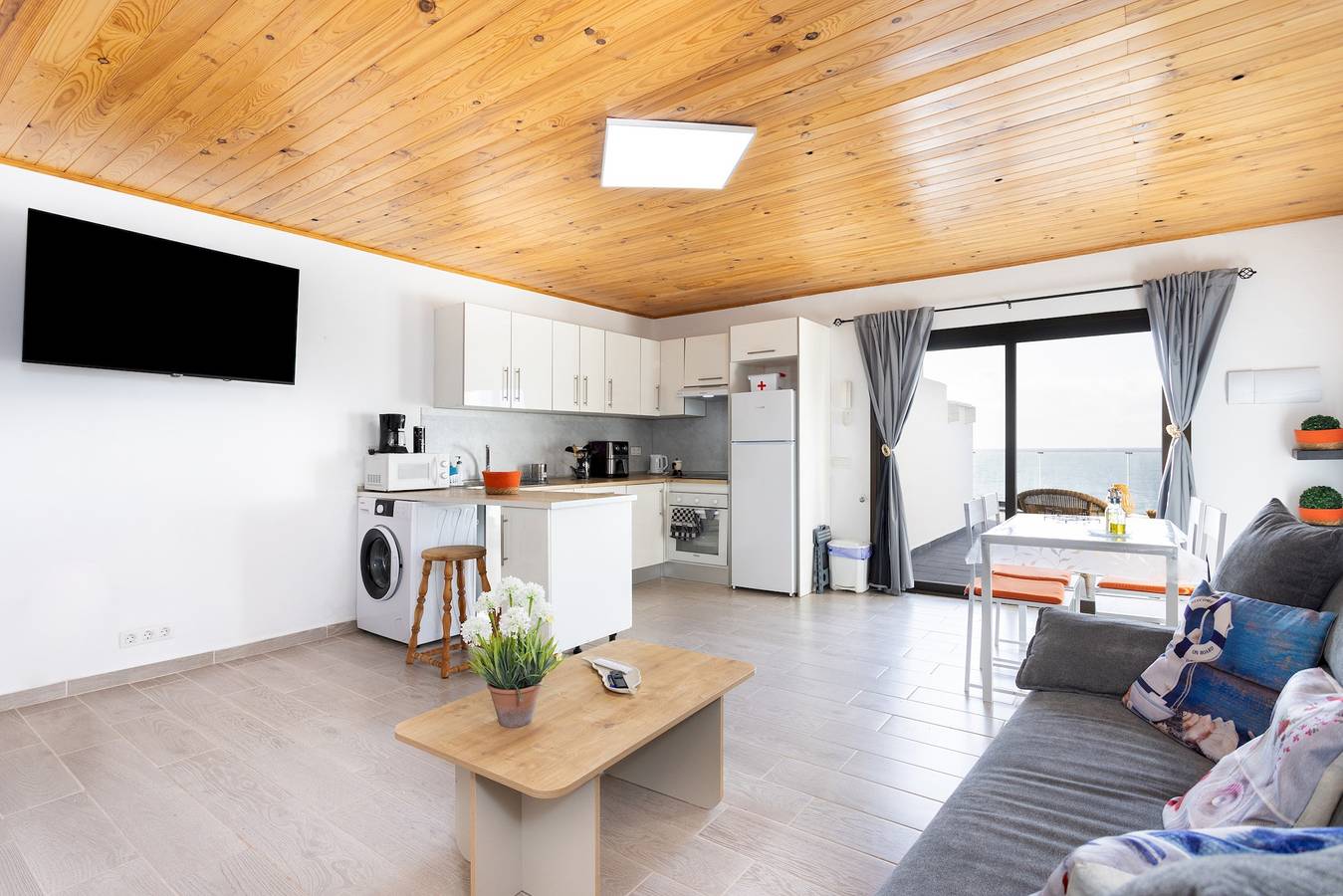 Apartamento entero, Home2Book Peaceful Apt & Sea View Terrace in Arico in Arico, Tenerife Sur