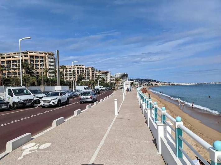 Gîte pour 5 personnes, avec balcon et piscine dans Office De Tourisme Cannes La Bocca - 3