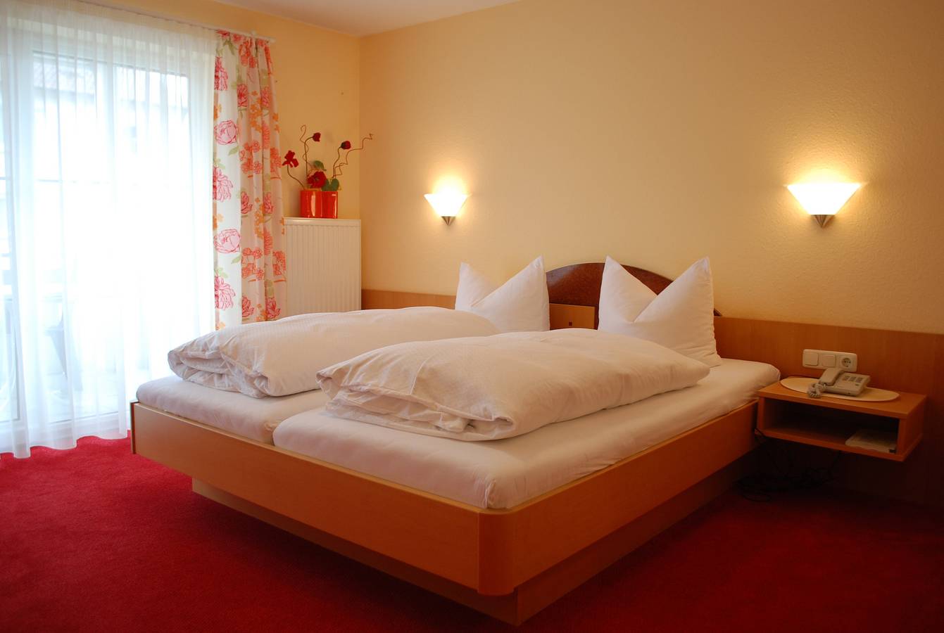 Hotel Im Winkel - Doppelzimmer mit Balkon oder Terrasse für 1-2 Personen in Langenargen, Obersee (Bodensee)