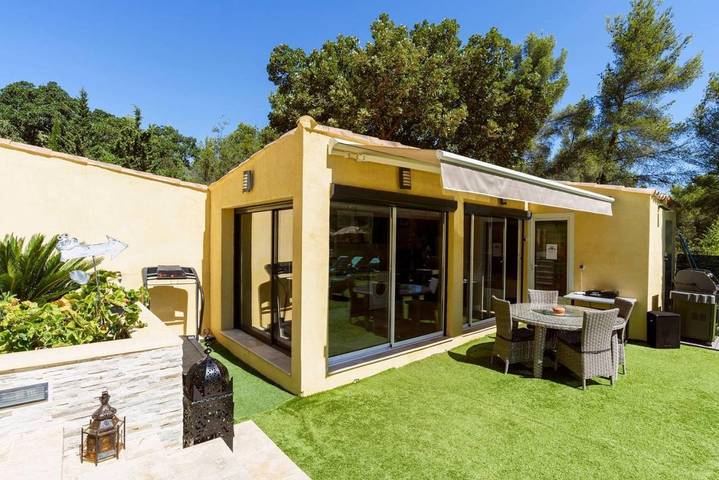 Villa pour 13 personnes, avec jacuzzi ainsi que jardin et piscine à la La Ciotat - 3