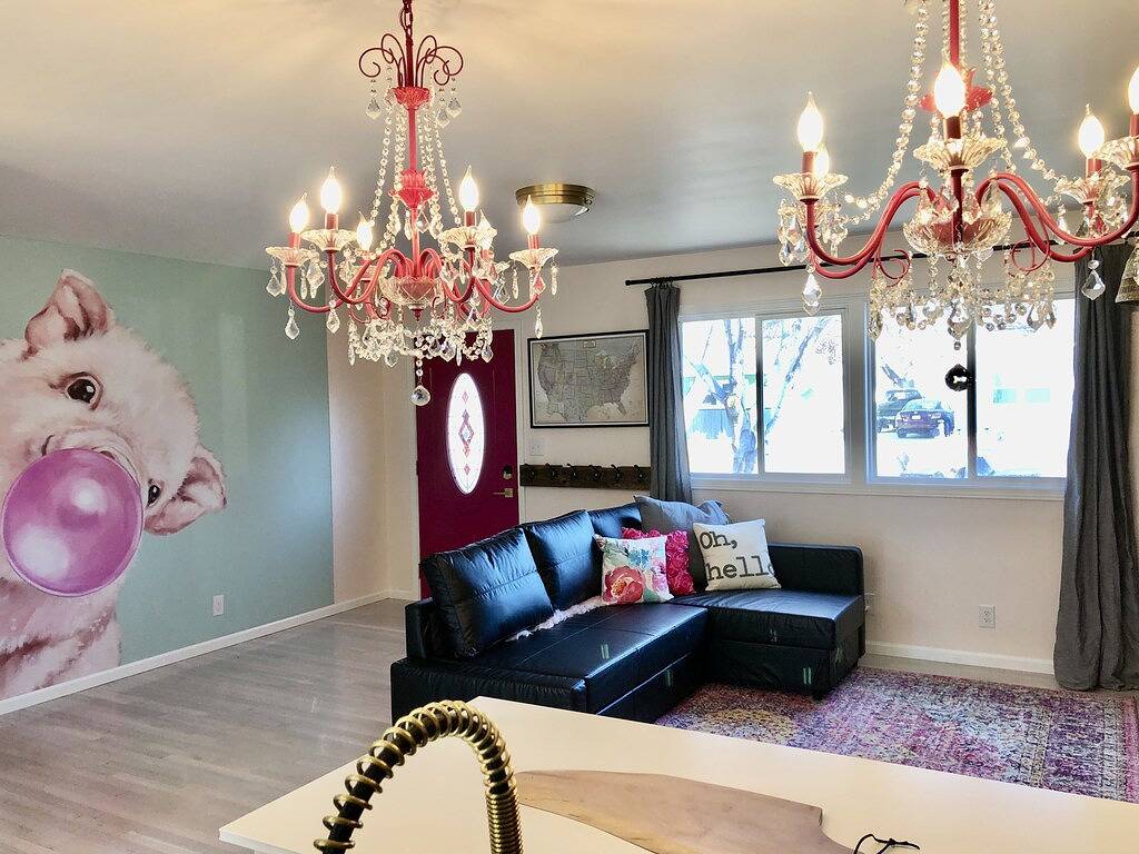 The Girlfriend Getaway - Centrally Located-Keyless Entry in Lancaster County (NE)