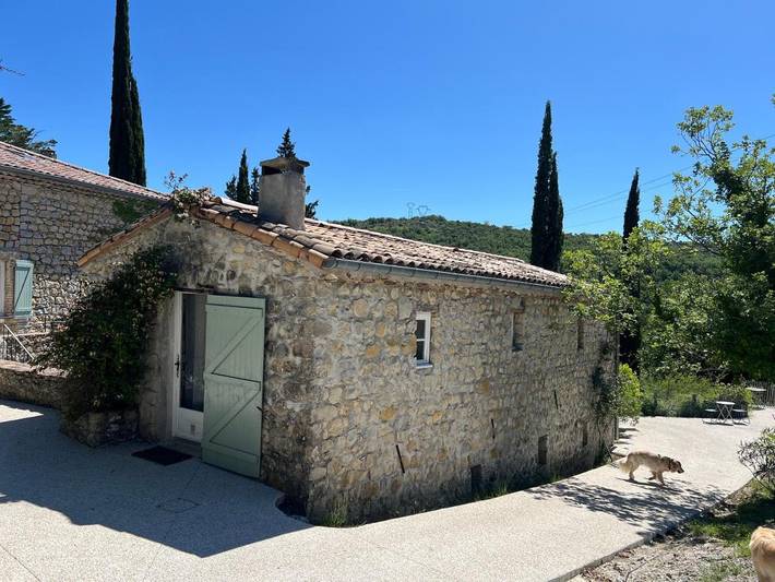 Location de vacances pour 9 personnes, avec jardin et piscine à Villeneuve-de-Berg - 2